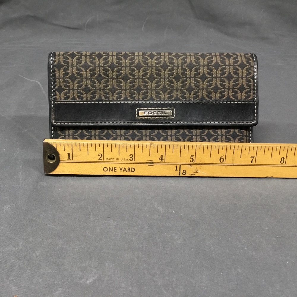 Fossil Signature Wallet - Picture 2 of 5